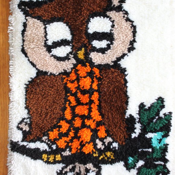 Vintage 70s MCM Boho Sleeping Owl Latch Hook Rug Wall Hanging 20" x 27" Finished - Picture 2 of 6